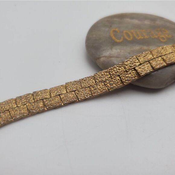 Gold toned bricklay bracelet - Picture 3 of 3